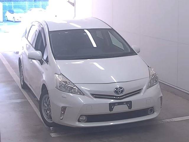 26 TOYOTA PRIUS ALPHA ZVW40W 2012 г. (NAA Fukuoka)